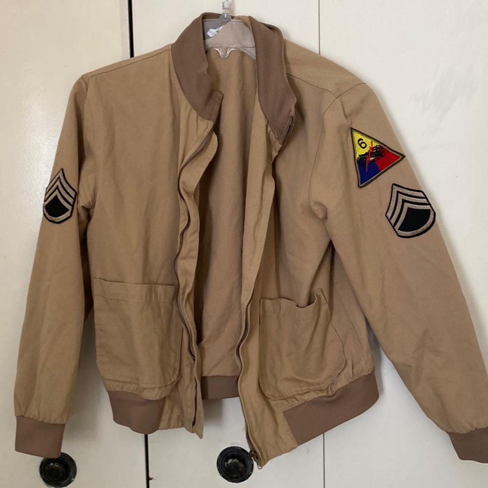 Cool bomber jacket with patches!